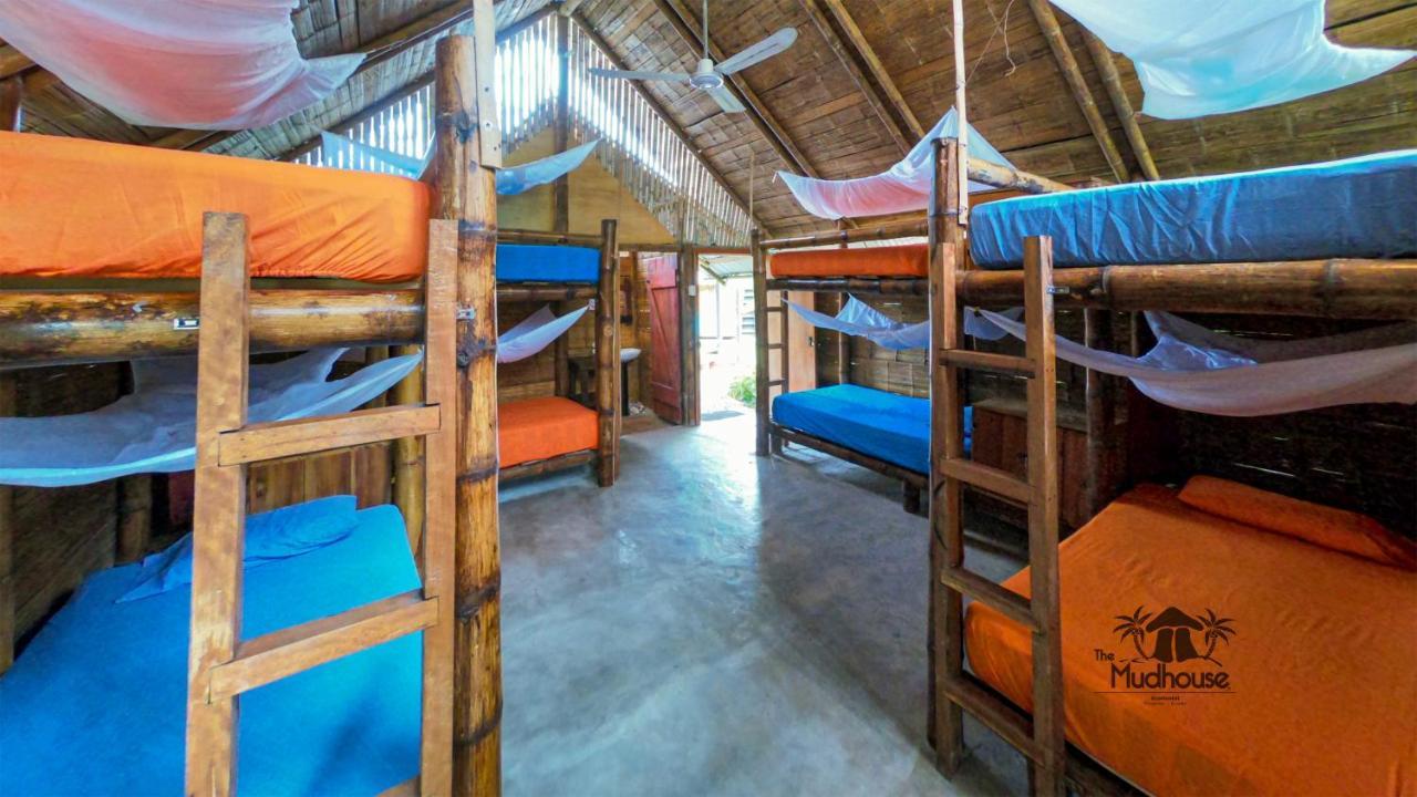 The Mudhouse Hostel Момпиче Екстериор снимка