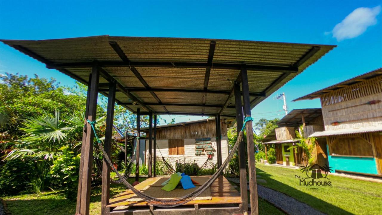 The Mudhouse Hostel Момпиче Екстериор снимка