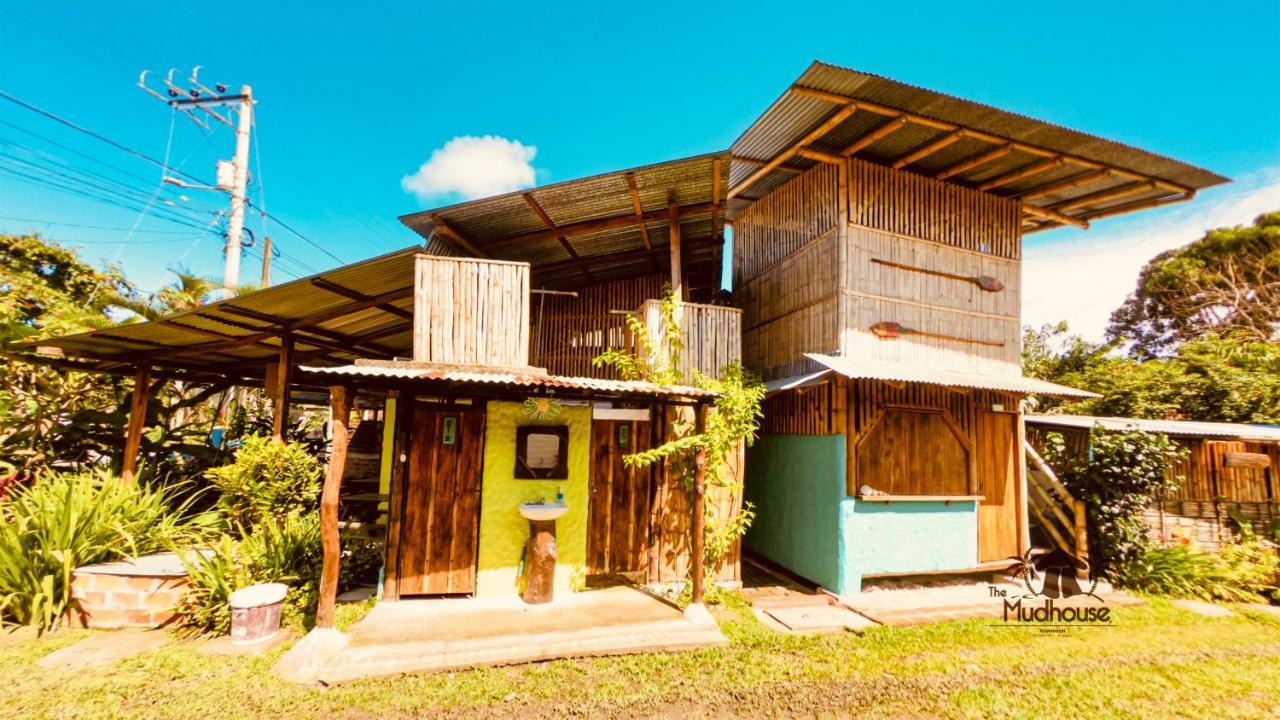 The Mudhouse Hostel Момпиче Екстериор снимка