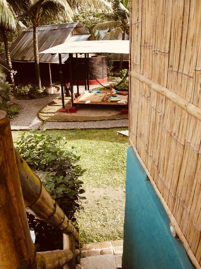 The Mudhouse Hostel Момпиче Екстериор снимка