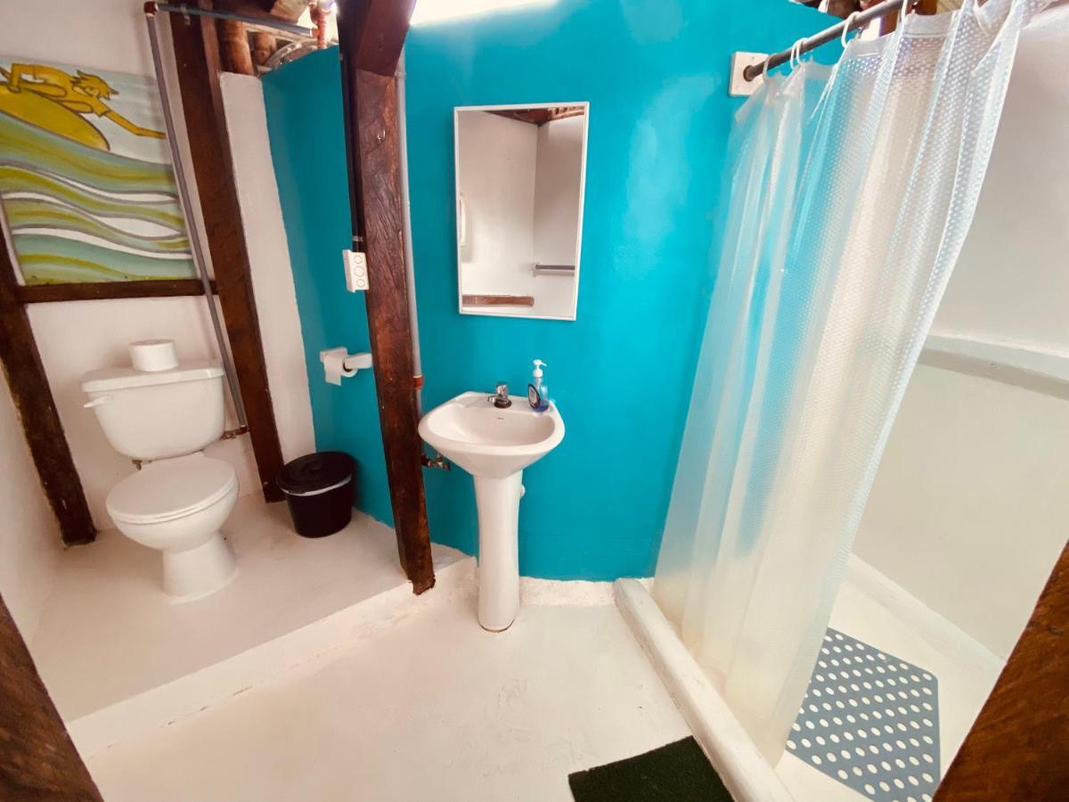 The Mudhouse Hostel Момпиче Екстериор снимка