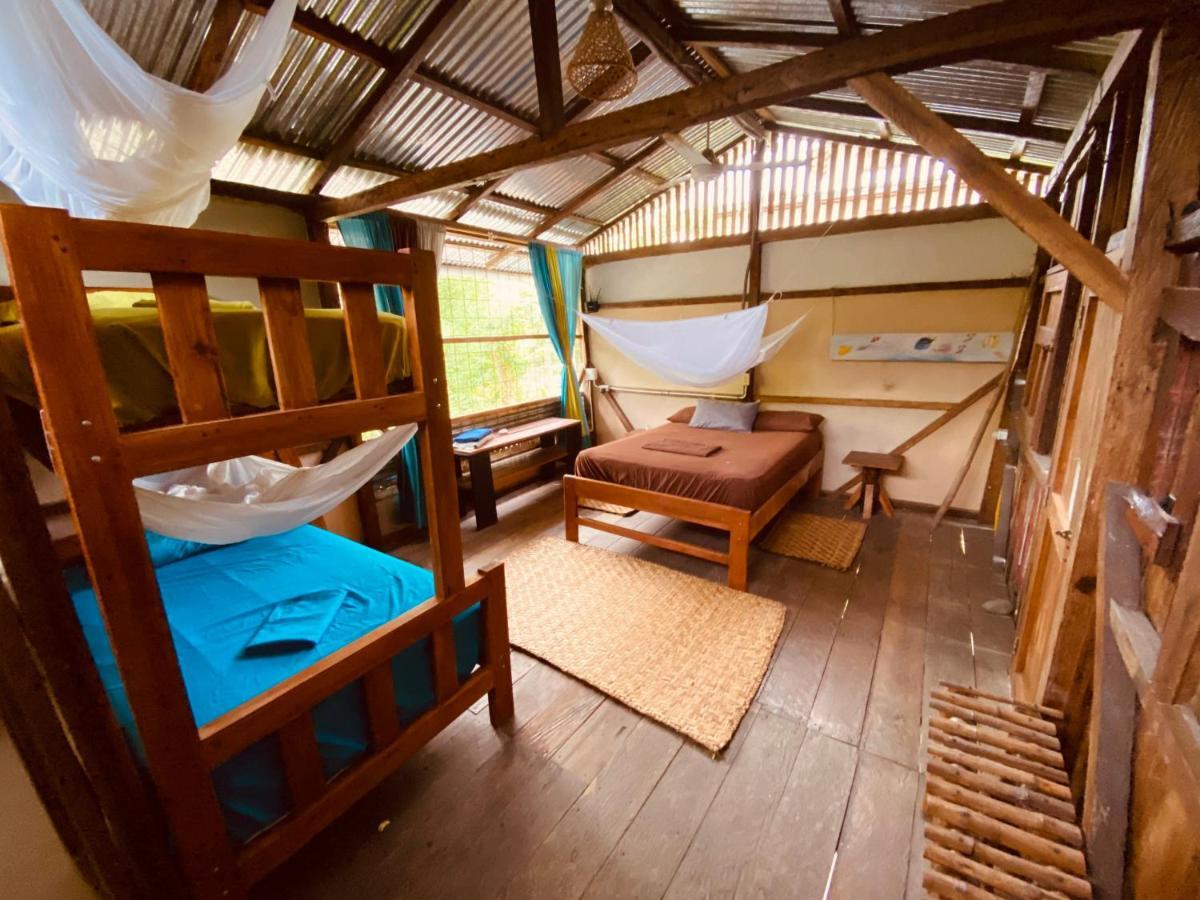 The Mudhouse Hostel Момпиче Екстериор снимка
