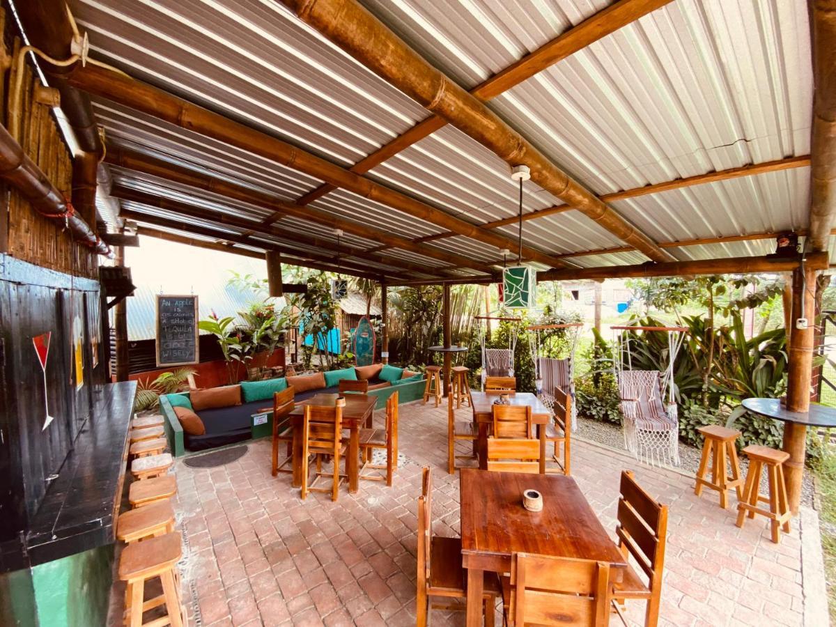 The Mudhouse Hostel Момпиче Екстериор снимка