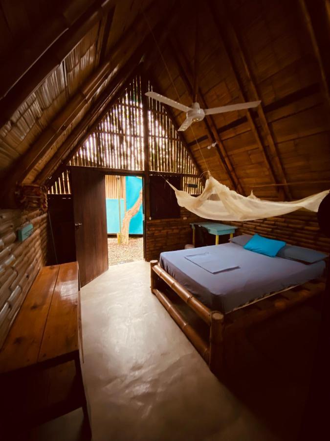 The Mudhouse Hostel Момпиче Екстериор снимка